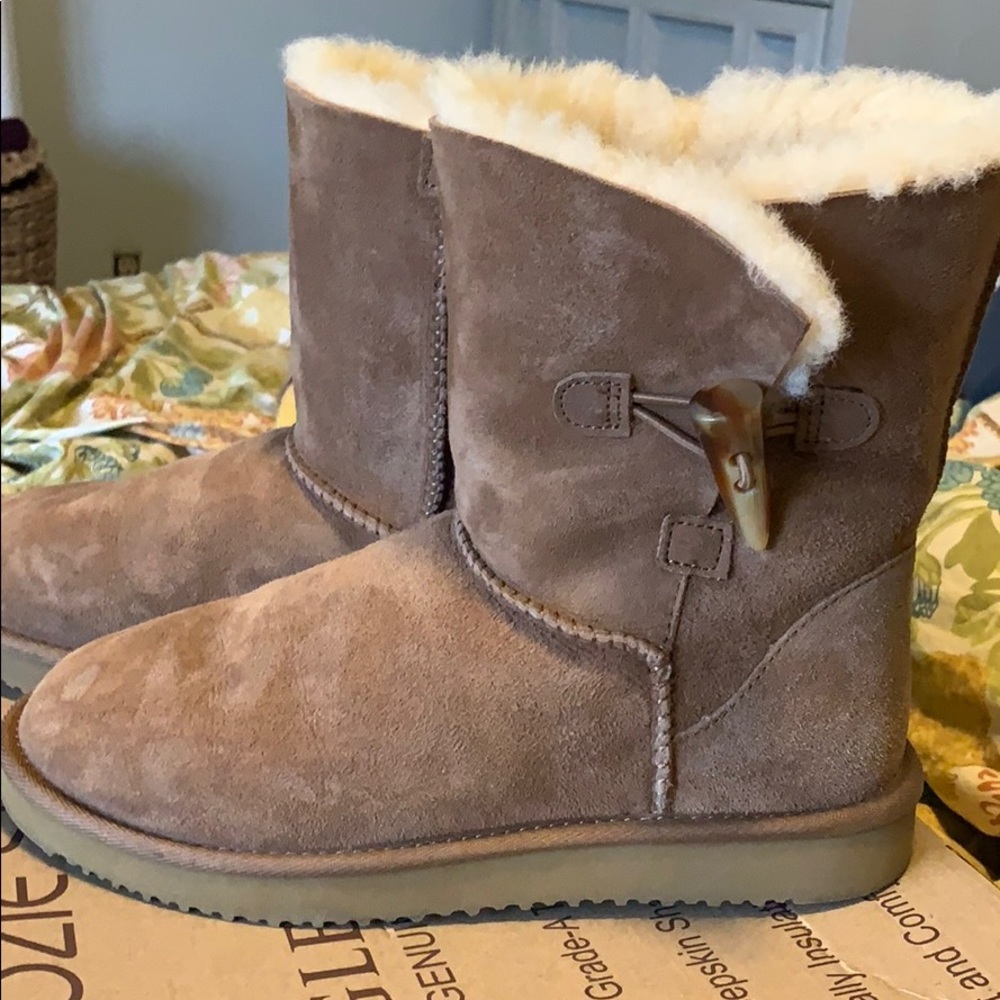 Leather booties 8.